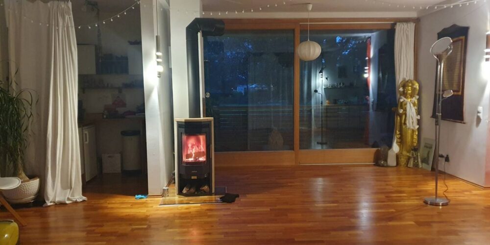 Seminarraum mit Ofen Seminarraum mit Ofen 2